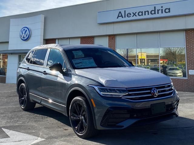 2024 Volkswagen Tiguan SE R-Line Black