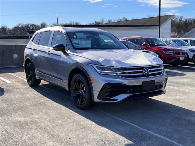 2024 Volkswagen Tiguan SE R-Line Black