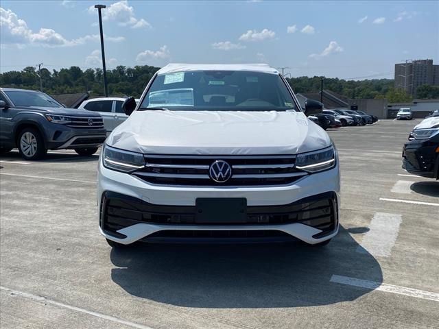 2024 Volkswagen Tiguan SE R-Line Black