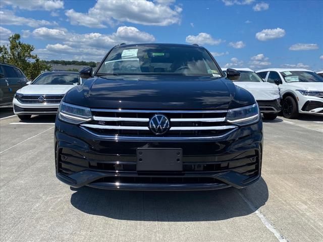 2024 Volkswagen Tiguan SE R-Line Black