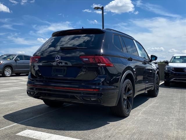 2024 Volkswagen Tiguan SE R-Line Black