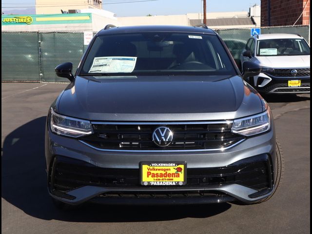 2024 Volkswagen Tiguan SE R-Line Black