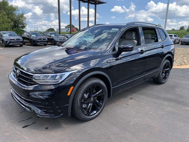 2024 Volkswagen Tiguan SE R-Line Black