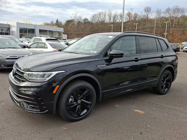 2024 Volkswagen Tiguan SE R-Line Black