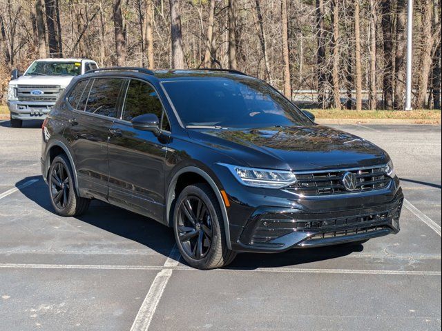 2024 Volkswagen Tiguan SE R-Line Black