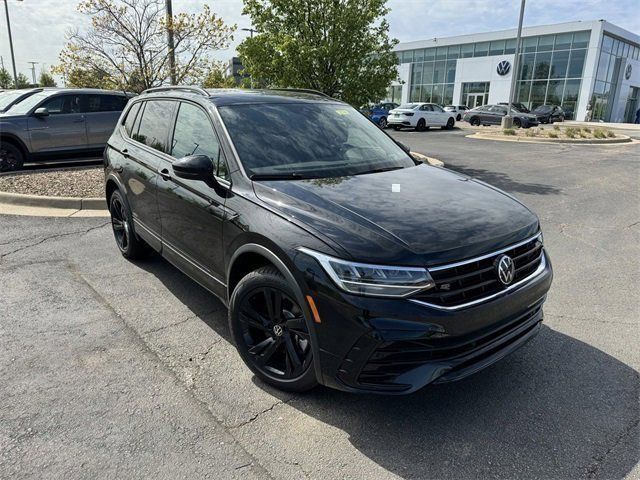 2024 Volkswagen Tiguan SE R-Line Black