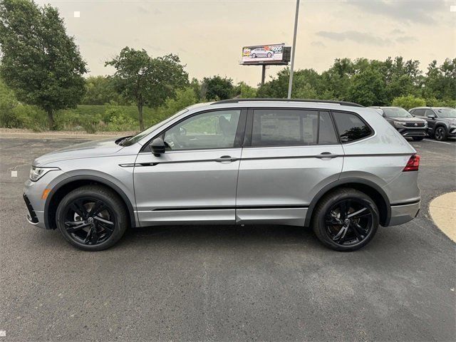 2024 Volkswagen Tiguan SE R-Line Black