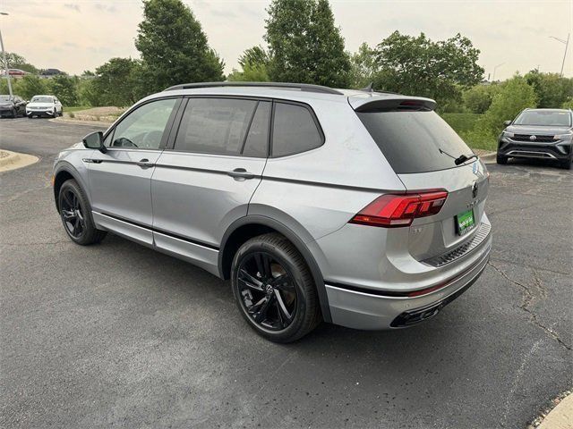 2024 Volkswagen Tiguan SE R-Line Black