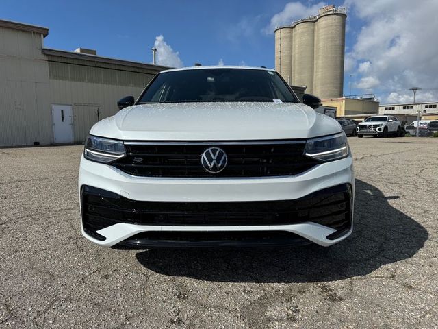 2024 Volkswagen Tiguan SE R-Line Black