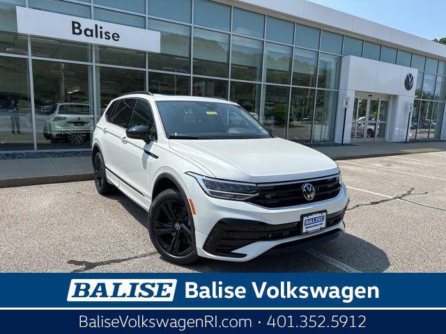 2024 Volkswagen Tiguan SE R-Line Black