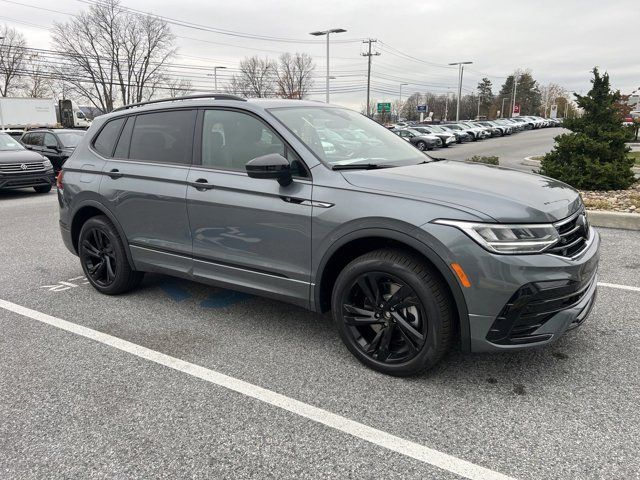 2024 Volkswagen Tiguan SE R-Line Black