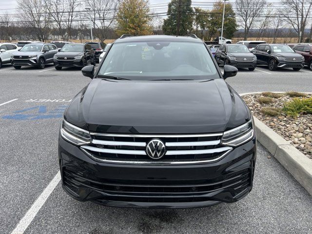 2024 Volkswagen Tiguan SE R-Line Black