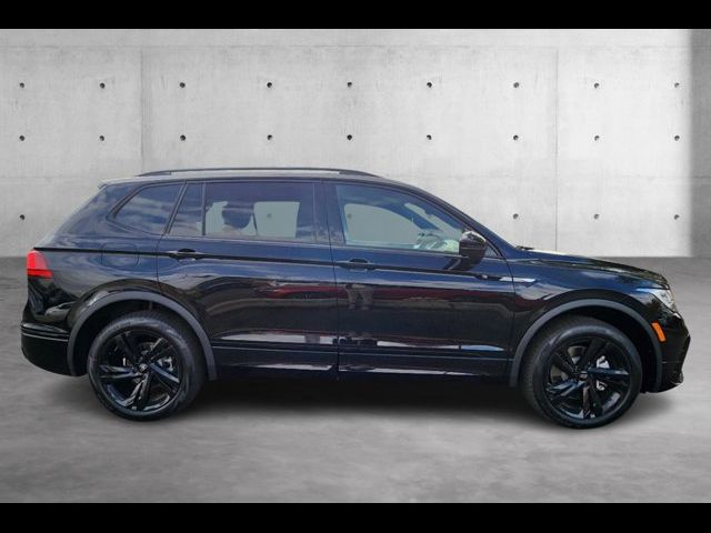 2024 Volkswagen Tiguan/Taos SE R-Line Black