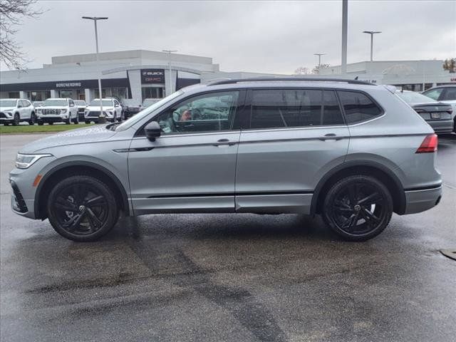 2024 Volkswagen Tiguan SE R-Line Black