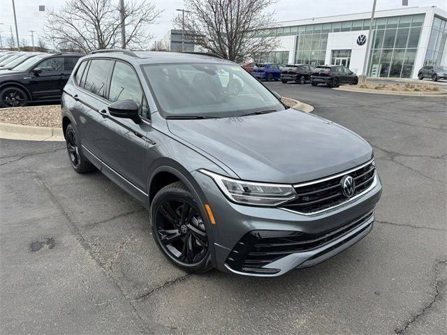 2024 Volkswagen Tiguan SE R-Line Black