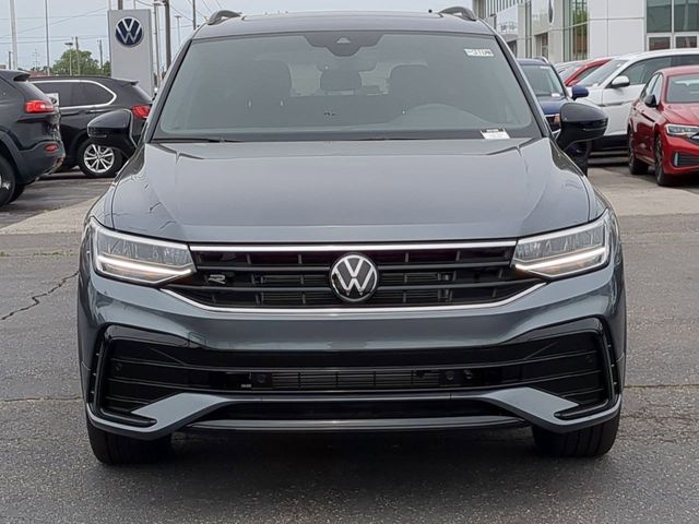 2024 Volkswagen Tiguan SE R-Line Black