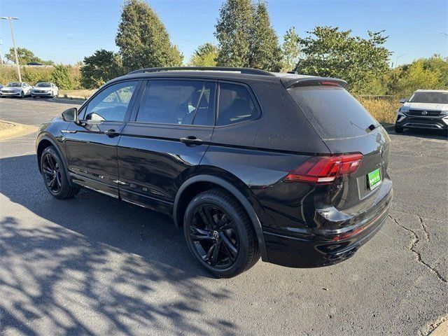 2024 Volkswagen Tiguan SE R-Line Black