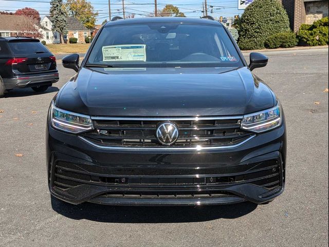 2024 Volkswagen Tiguan SE R-Line Black