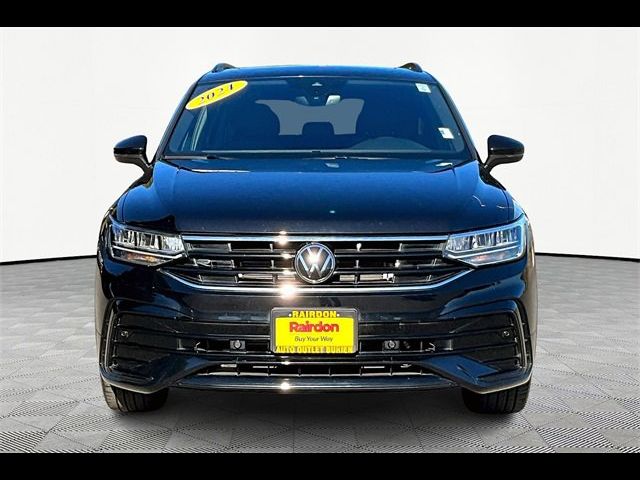 2024 Volkswagen Tiguan SE R-Line Black