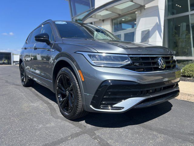 2024 Volkswagen Tiguan SE R-Line Black