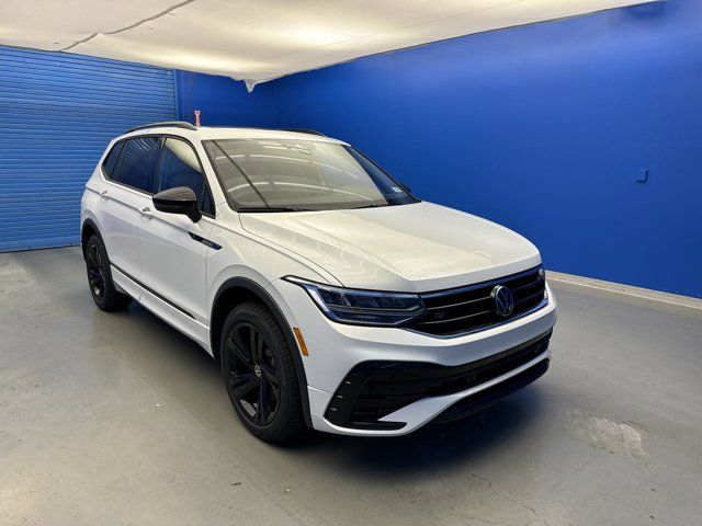 2024 Volkswagen Tiguan SE R-Line Black