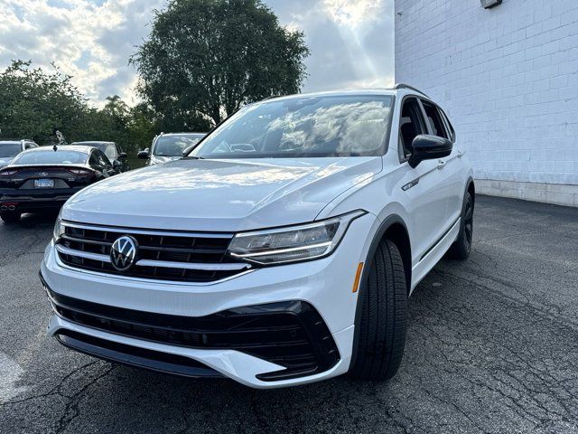 2024 Volkswagen Tiguan SE R-Line Black