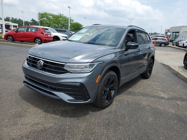 2024 Volkswagen Tiguan SE R-Line Black