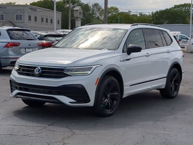 2024 Volkswagen Tiguan SE R-Line Black