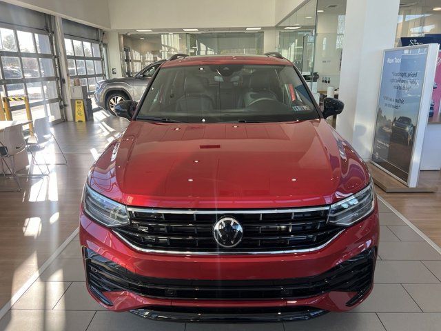 2024 Volkswagen Tiguan SE R-Line Black