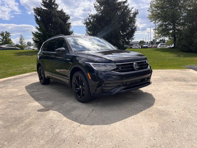 2024 Volkswagen Tiguan SE R-Line Black