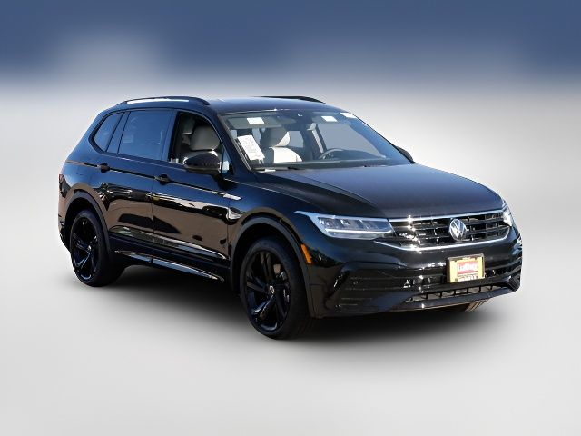 2024 Volkswagen Tiguan SE R-Line Black