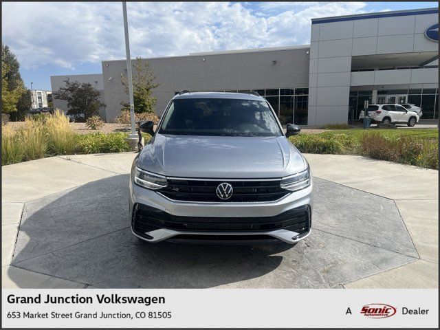 2024 Volkswagen Tiguan SE R-Line Black