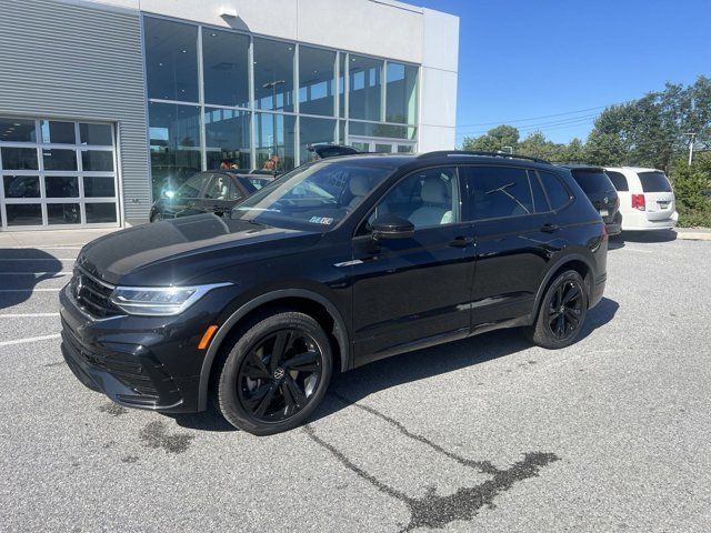 2024 Volkswagen Tiguan/Taos SE R-Line Black