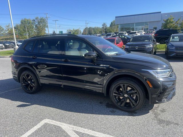 2024 Volkswagen Tiguan/Taos SE R-Line Black