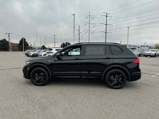 2024 Volkswagen Tiguan/Taos SE R-Line Black