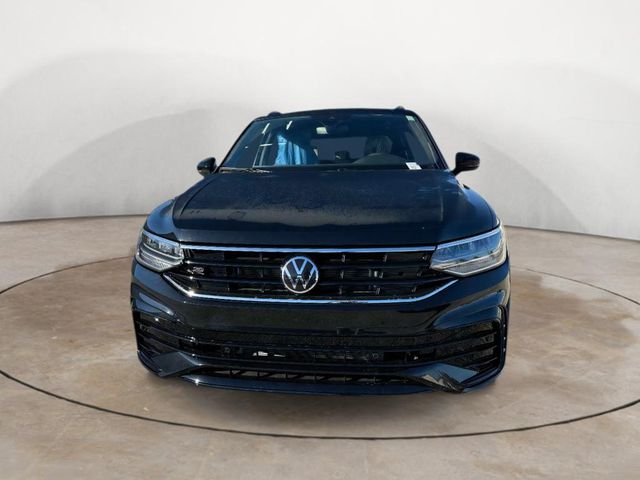 2024 Volkswagen Tiguan/Taos SE R-Line Black