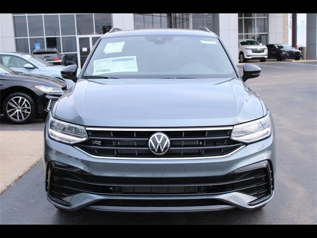 2024 Volkswagen Tiguan SE R-Line Black