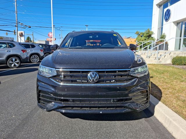 2024 Volkswagen Tiguan SE R-Line Black