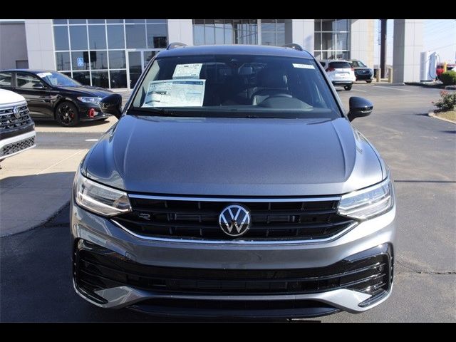 2024 Volkswagen Tiguan SE R-Line Black