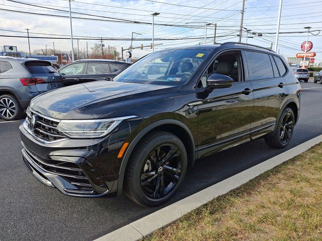 2024 Volkswagen Tiguan SE R-Line Black