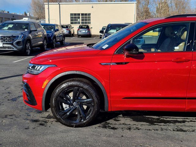 2024 Volkswagen Tiguan SE R-Line Black