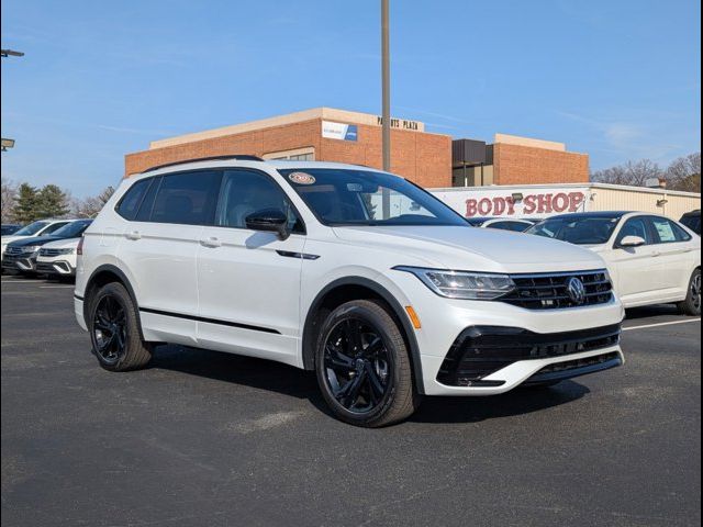 2024 Volkswagen Tiguan SE R-Line Black