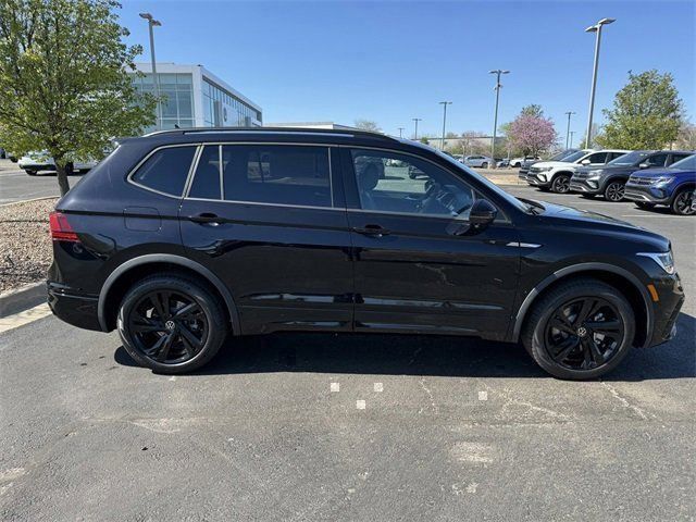 2024 Volkswagen Tiguan SE R-Line Black