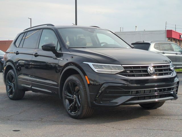 2024 Volkswagen Tiguan SE R-Line Black