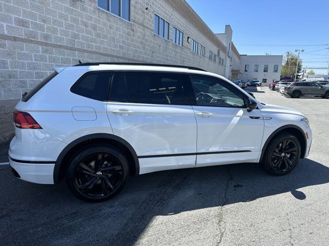 2024 Volkswagen Tiguan SE R-Line Black