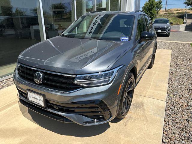 2024 Volkswagen Tiguan SE R-Line Black