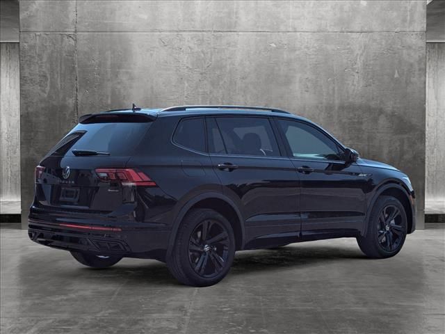 2024 Volkswagen Tiguan SE R-Line Black