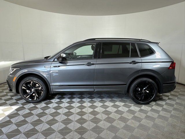 2024 Volkswagen Tiguan SE R-Line Black