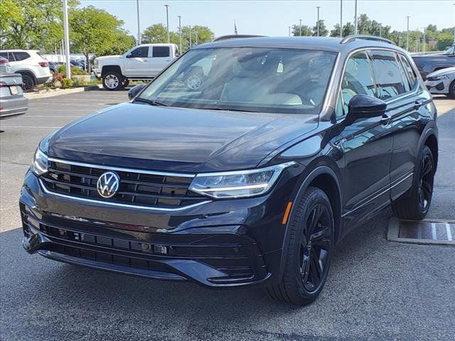 2024 Volkswagen Tiguan SE R-Line Black