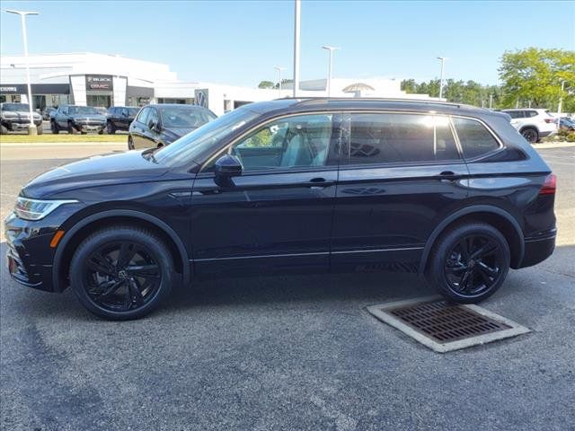 2024 Volkswagen Tiguan SE R-Line Black